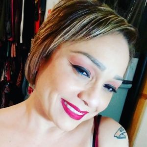 Meet your Posher, Gloria